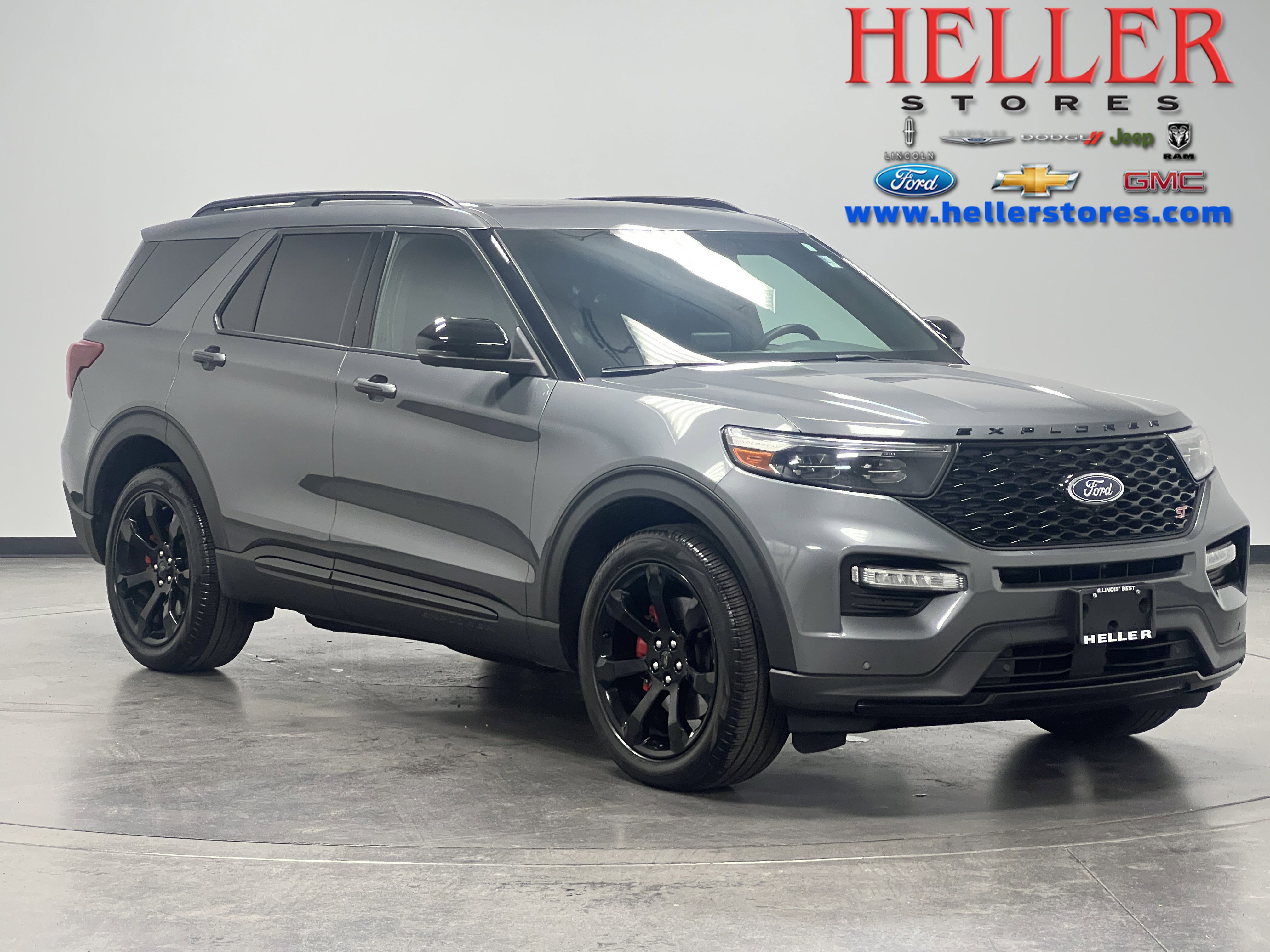 2023 Ford Explorer ST's photo