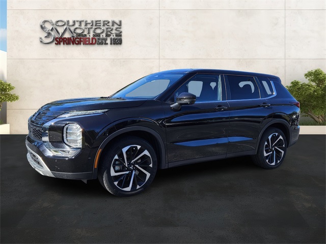 2024 Mitsubishi Outlander SE photo 2