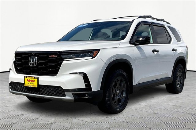 2025 Honda Pilot TrailSport photo 2