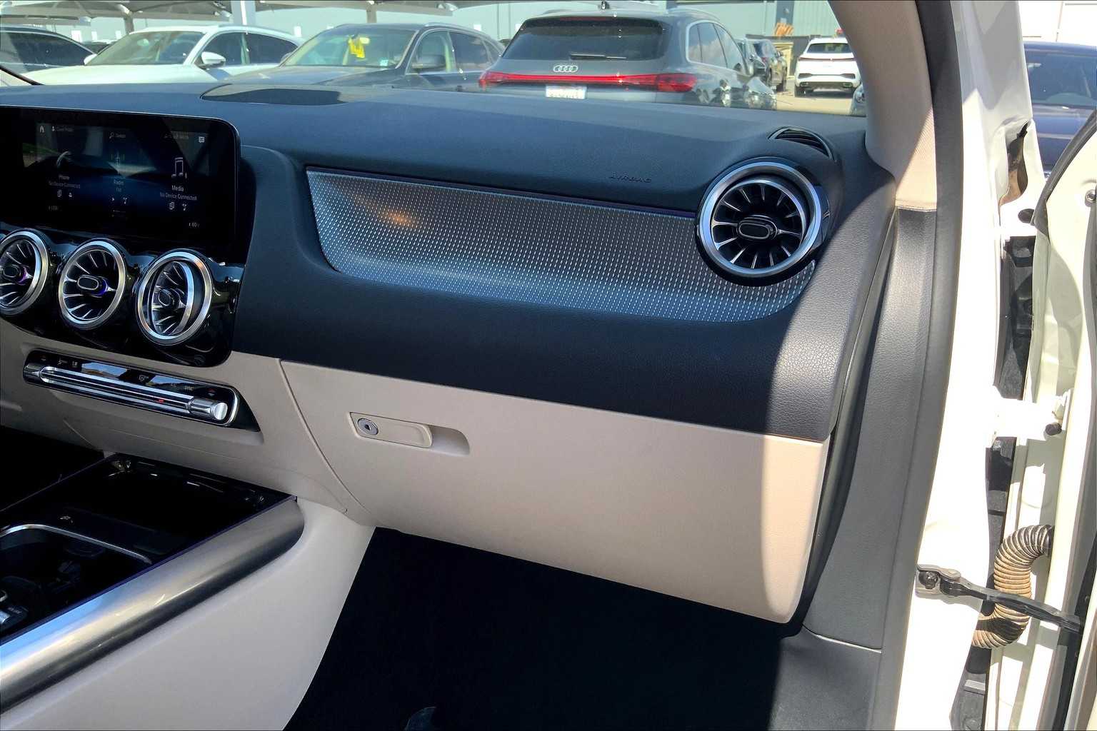 2022 Mercedes Benz GLA 250 4MATIC photo 16