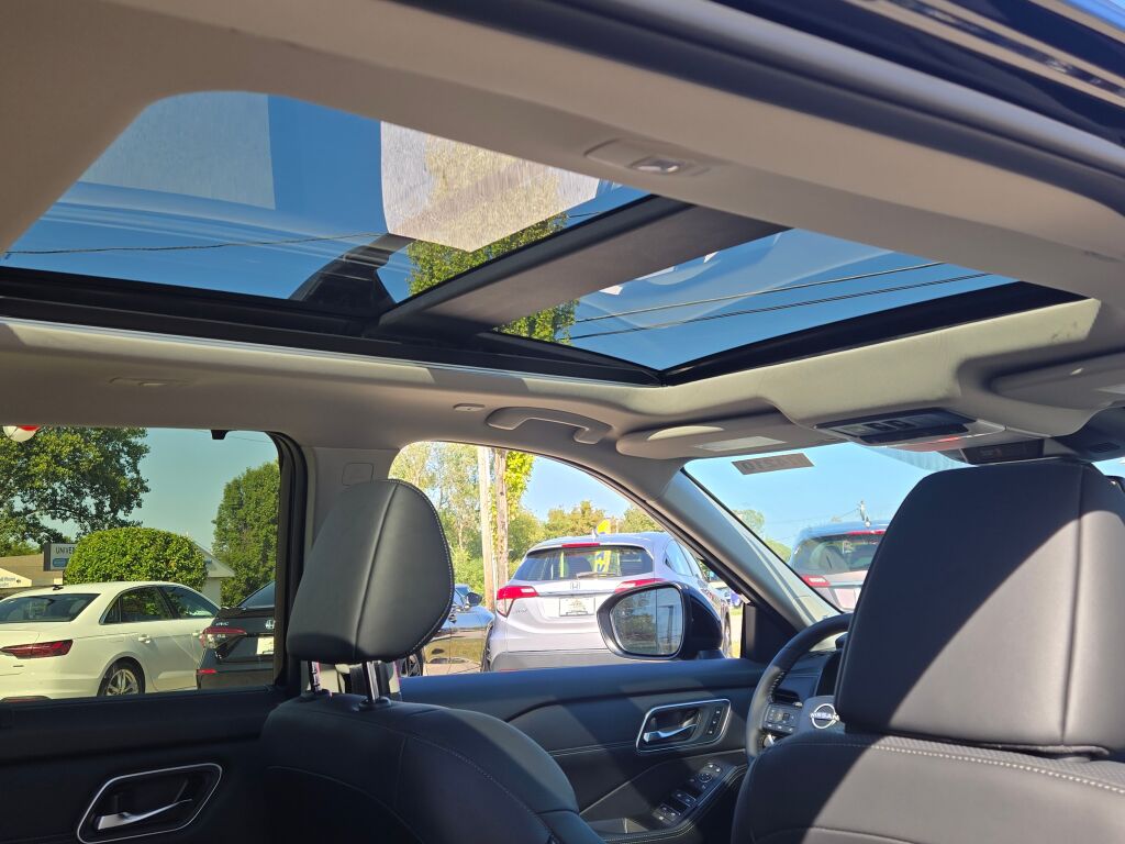 2026 Nissan Rogue Platinum photo 5