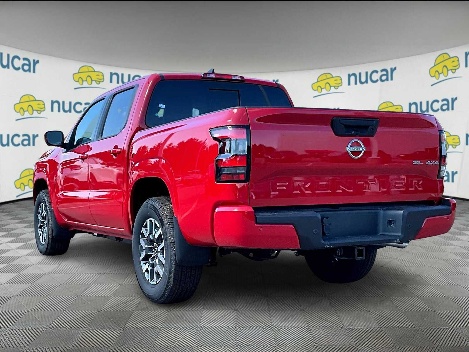 2025 Nissan Frontier Crew Cab SL photo 4