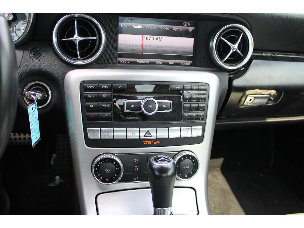 2013 Mercedes Benz SLK 250 photo 17