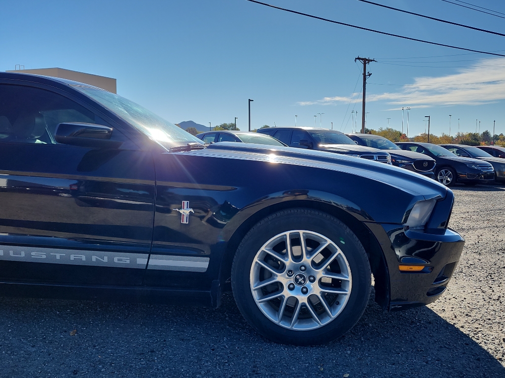 2014 Ford Mustang V6 Premium photo 4