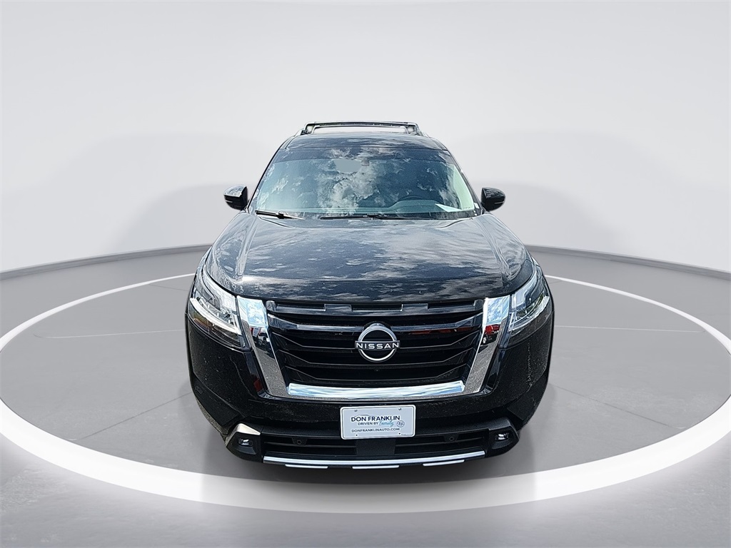 2022 Nissan Pathfinder SL photo 3