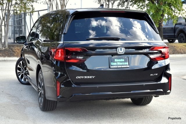 2026 Honda Odyssey Elite photo 3