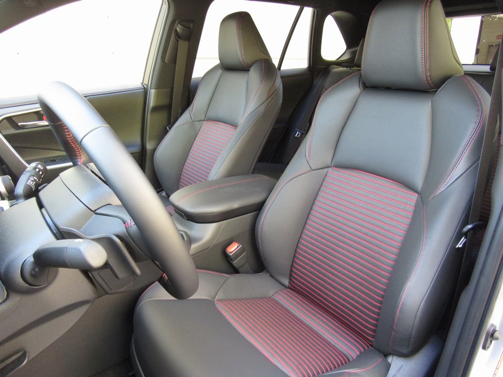 2025 Toyota RAV4 Hybrid XSE photo 11