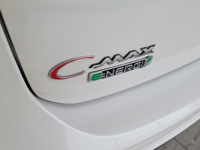 2016 Ford C-Max Energi SEL photo 5