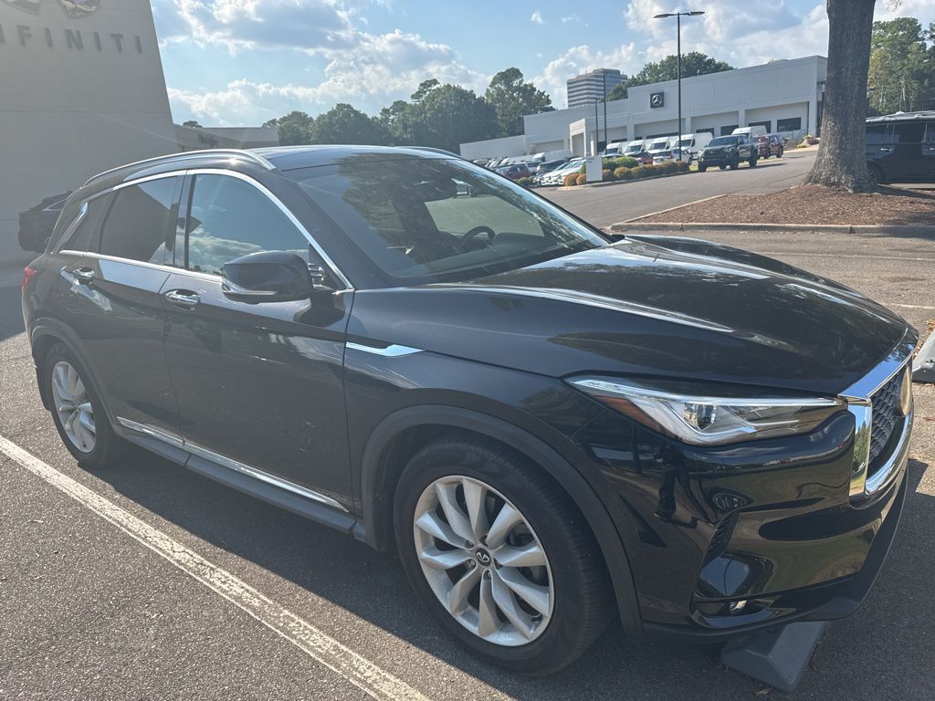 2019 Infiniti QX50 Essential photo 8