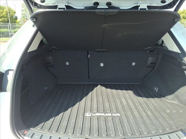 2025 Lexus NX 250 - Photo 16