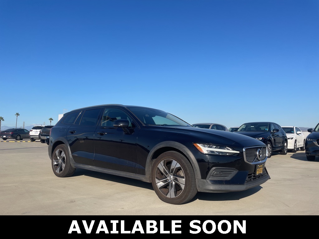2020 Volvo V60 Cross Country Base