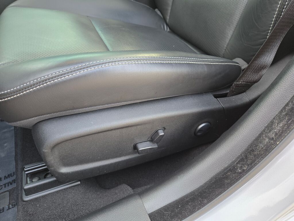 2023 Chrysler 300 photo 18