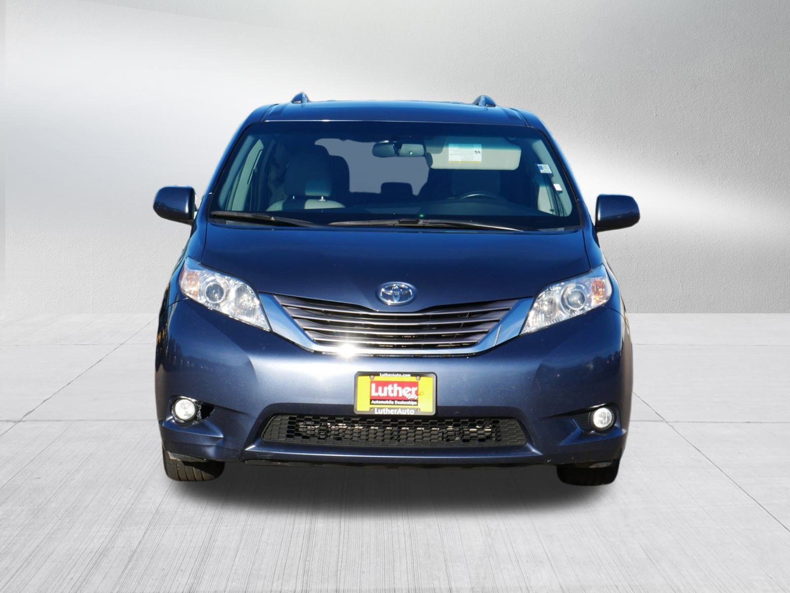 Used 2015 Toyota Sienna XLE with VIN 5TDYK3DC4FS636378 for sale in Vadnais Heights, Minnesota