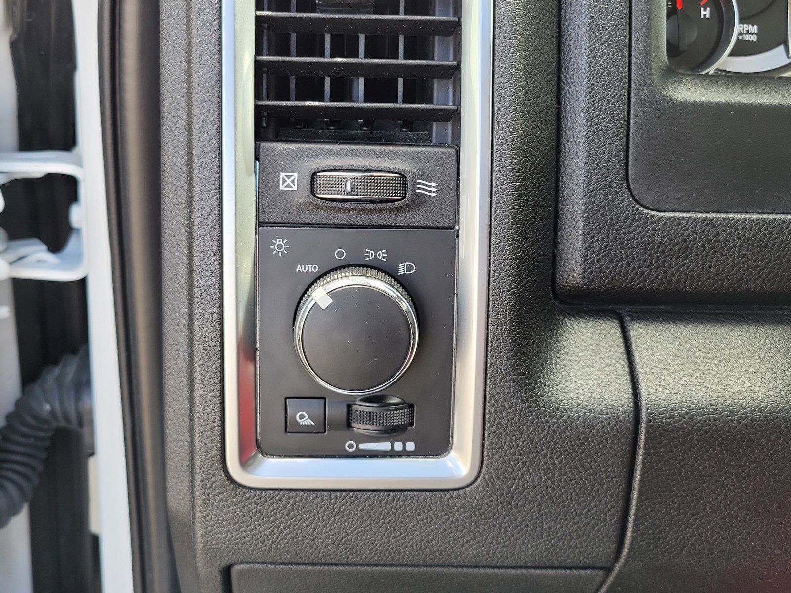 2023 Ram 1500 Classic SLT photo 26