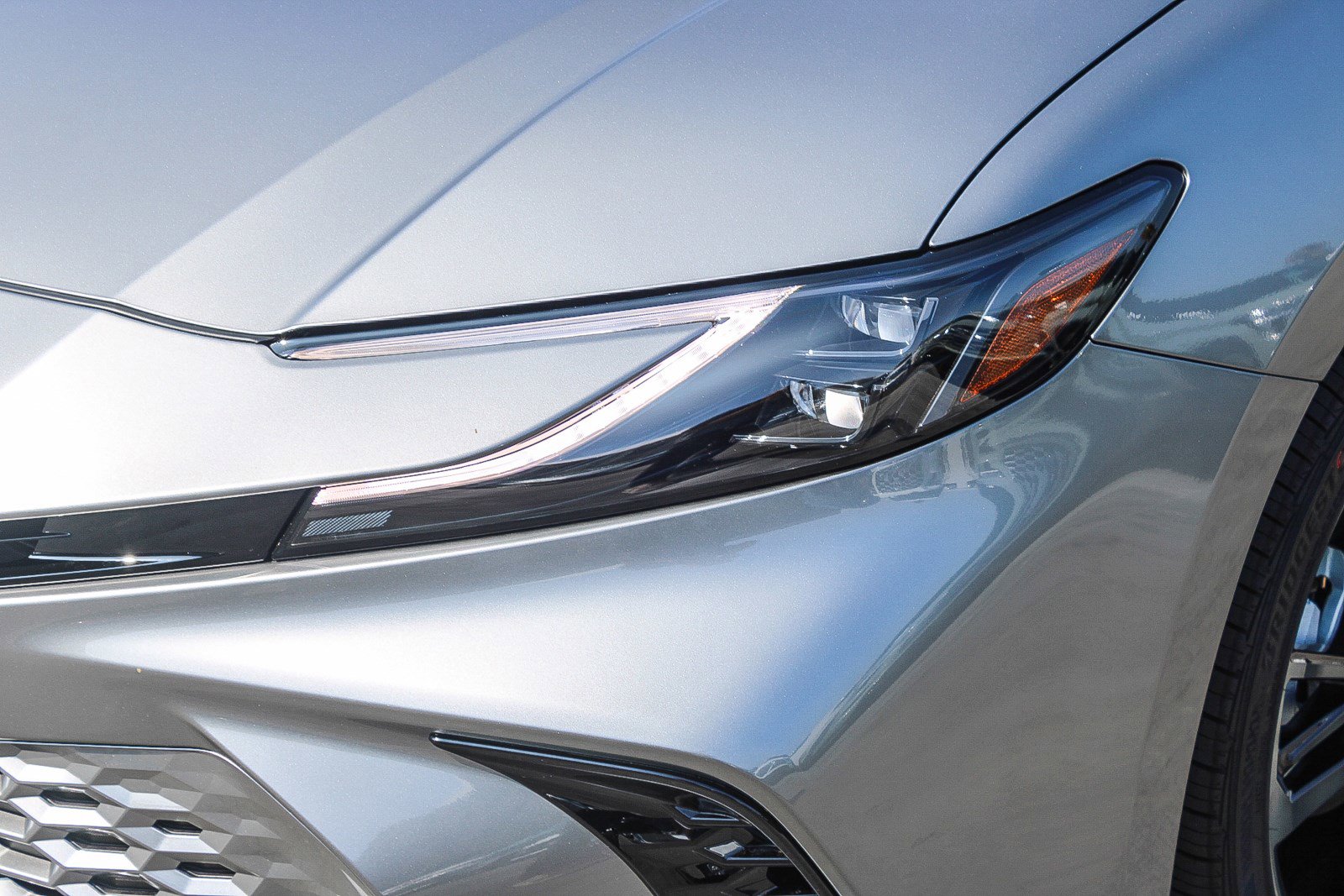 2025 Toyota Camry XSE photo 3