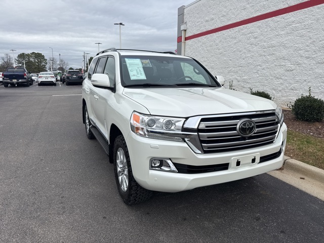 2018 Toyota Land Cruiser Base's photo