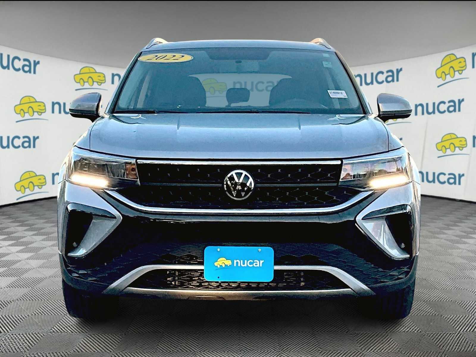 2022 Volkswagen Taos SE photo 2