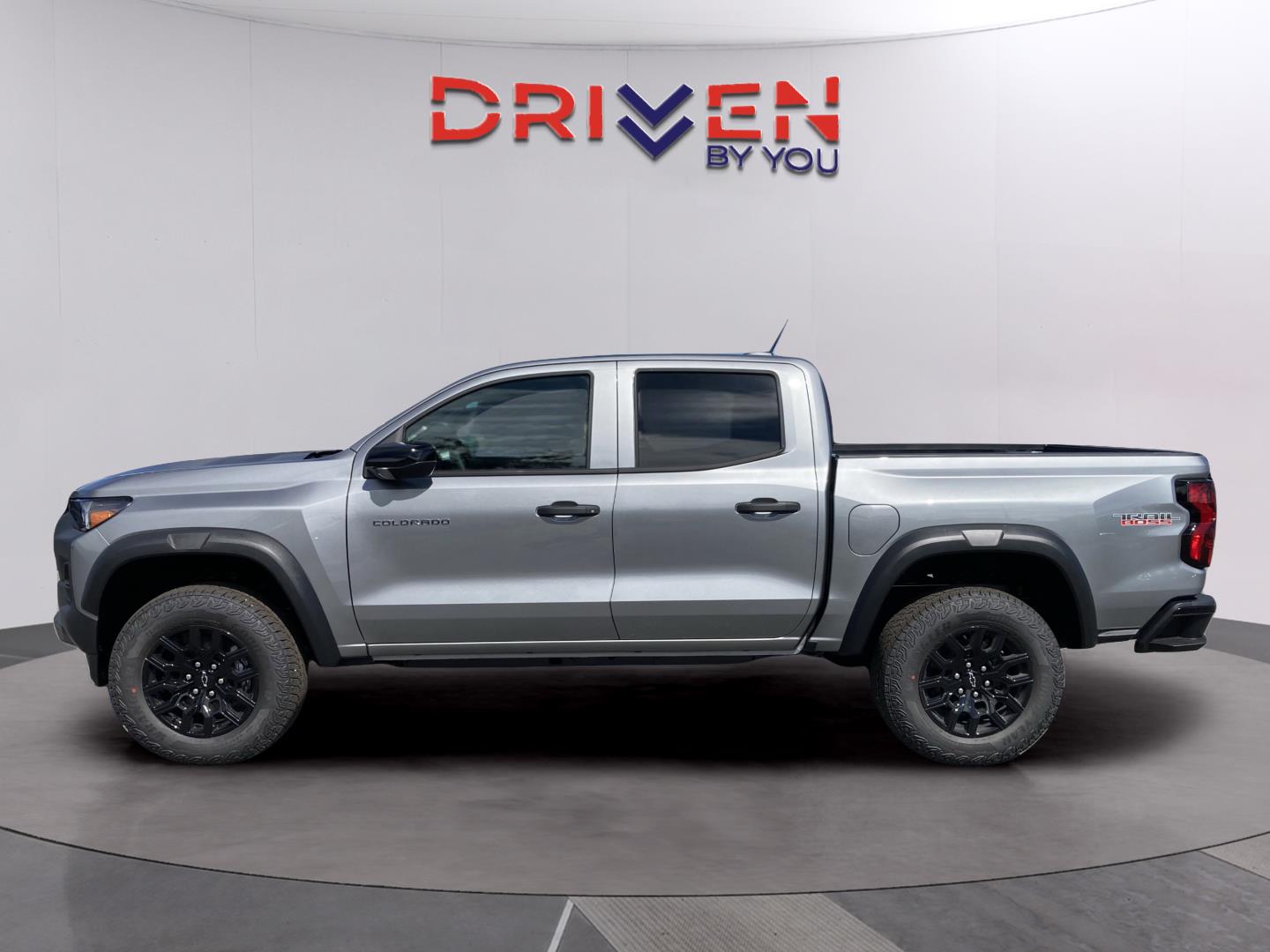 2026 Chevrolet Colorado Trail Boss photo 2