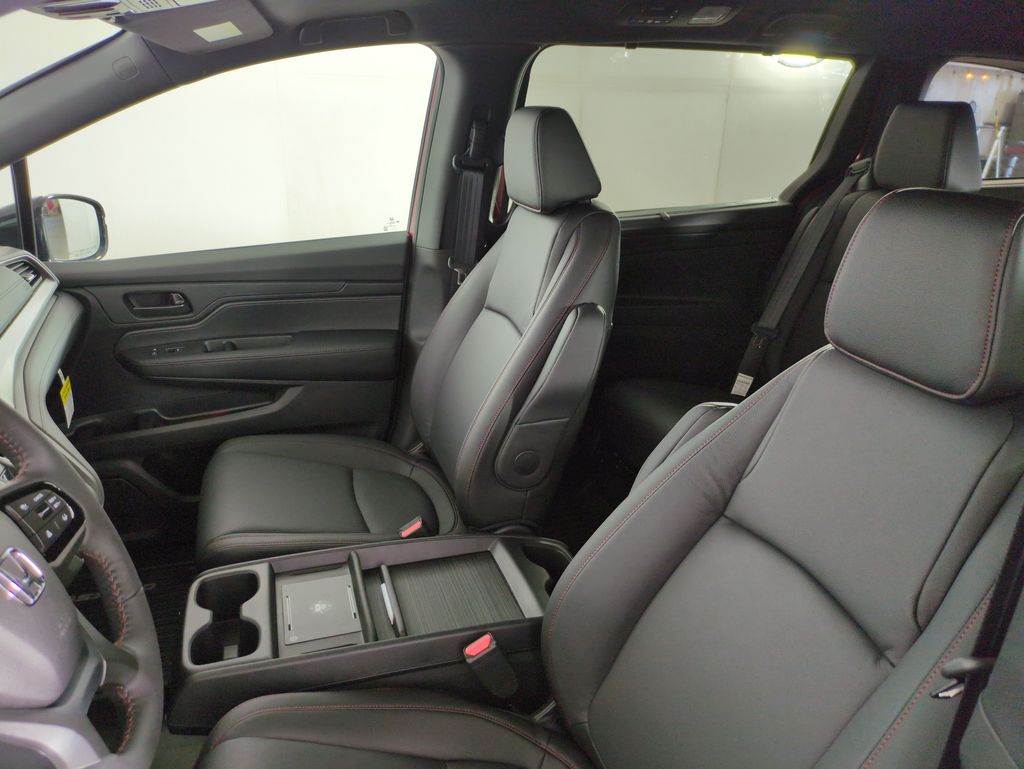 2026 Honda Odyssey photo 9
