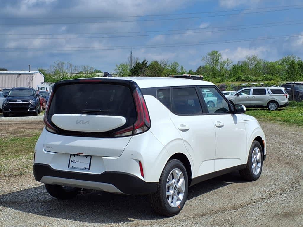 2025 Kia Soul S photo 3