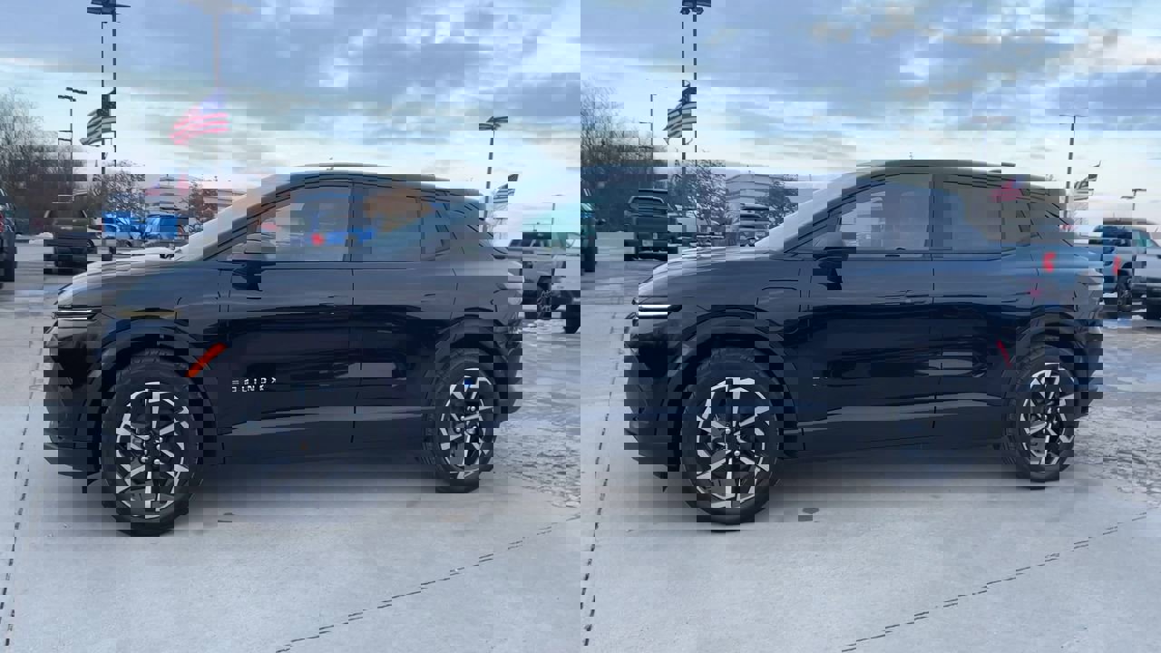 2026 Chevrolet Equinox EV 1LT photo 4