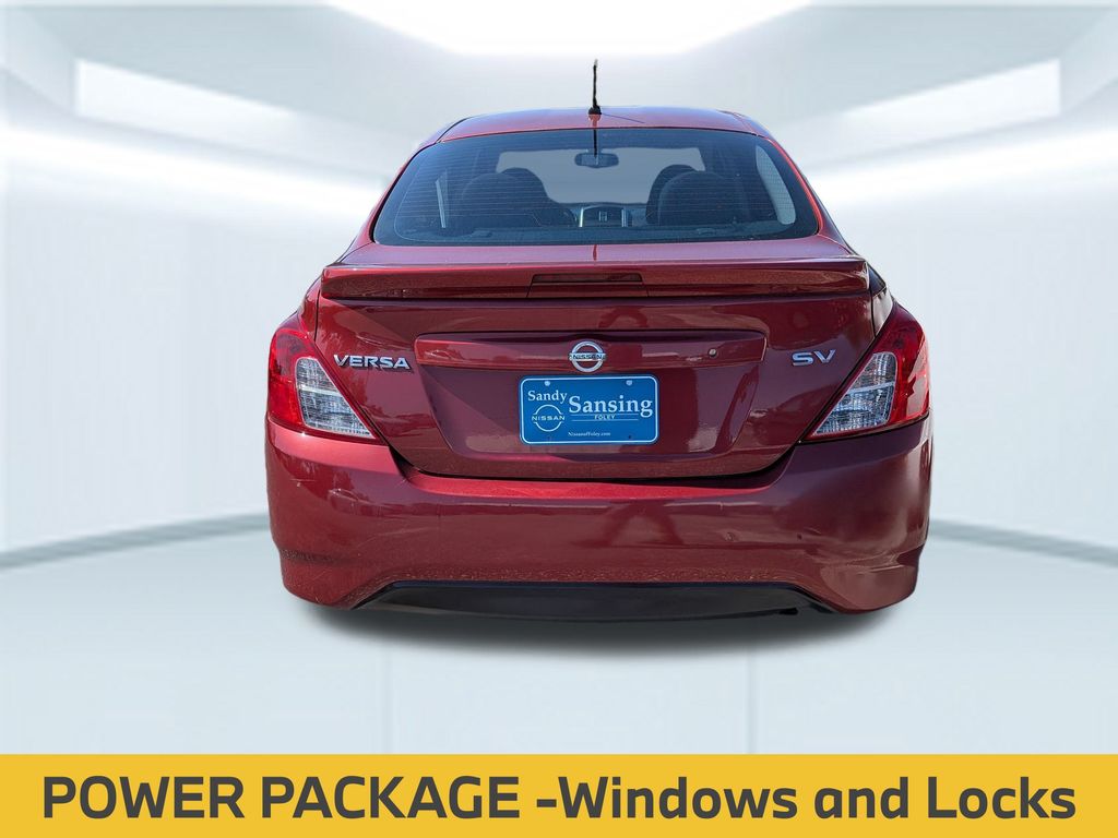 2016 Nissan Versa 1.6 SV photo 3