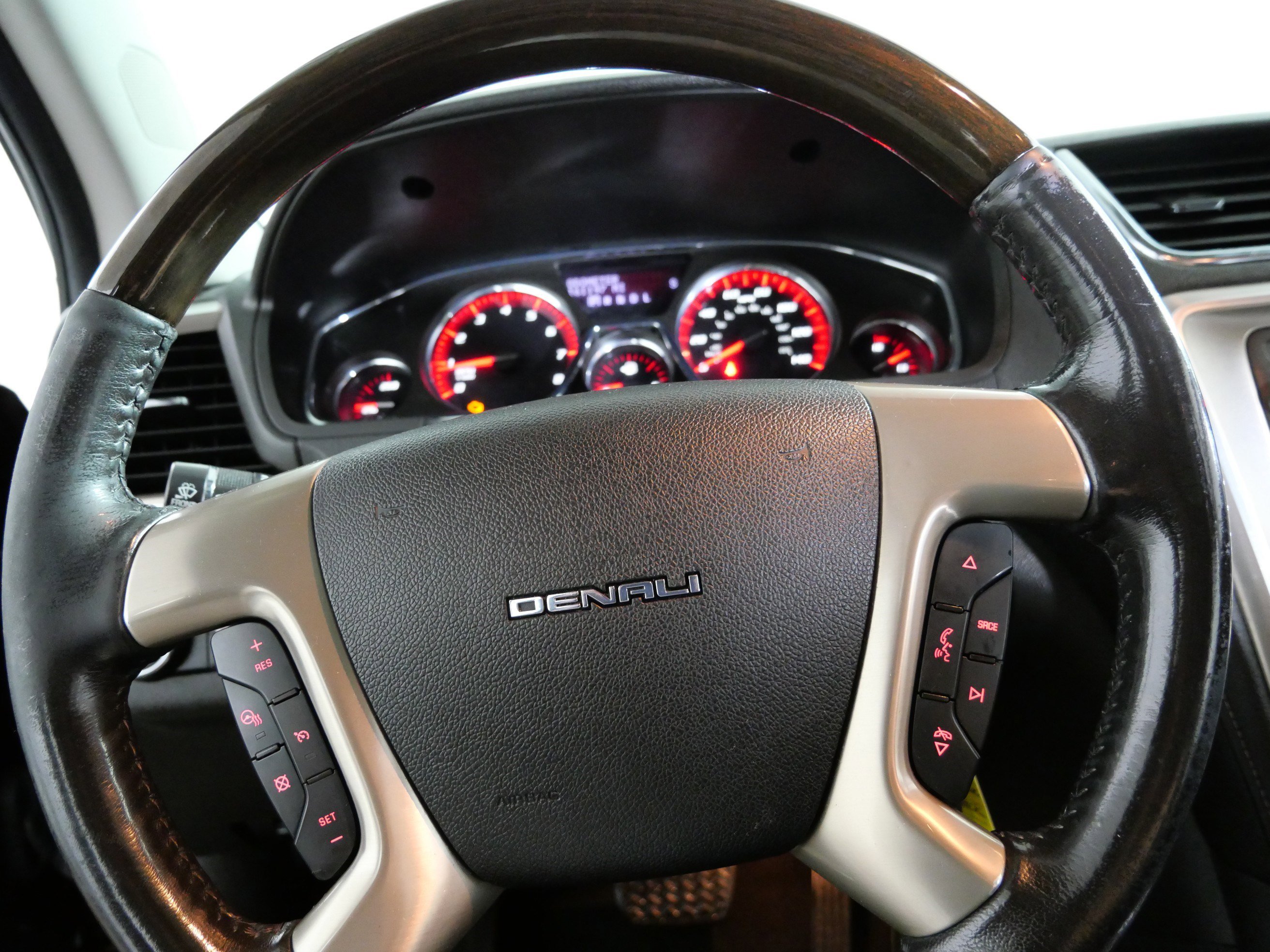 2016 Gmc Acadia Denali photo 24