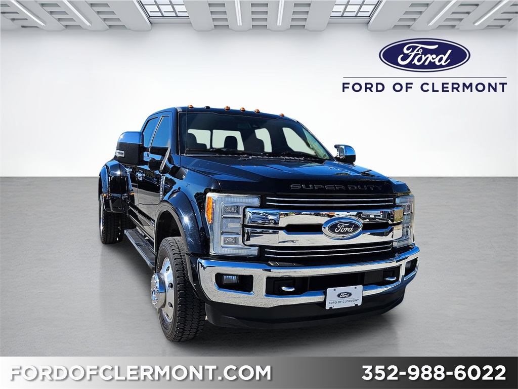 2017 Ford F-450 Super Duty Lariat's photo