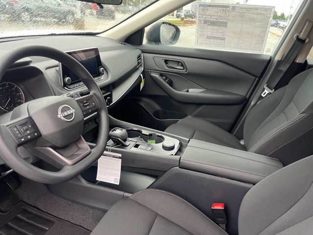 2025 Nissan Rogue S photo 17