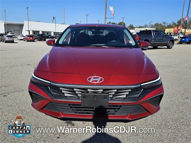 2024 Hyundai Elantra SEL photo 2