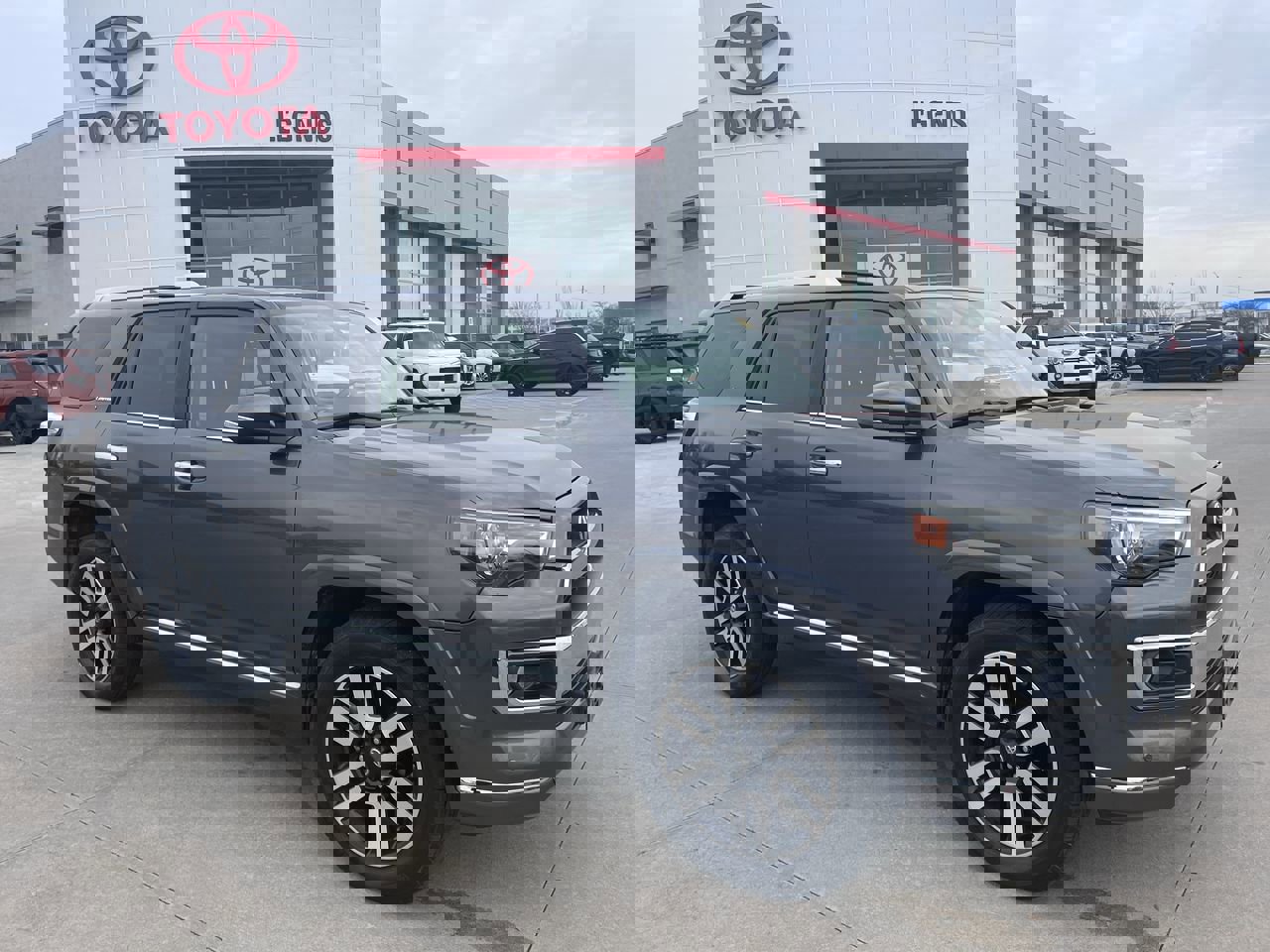 2014 Toyota 4Runner Limited's photo