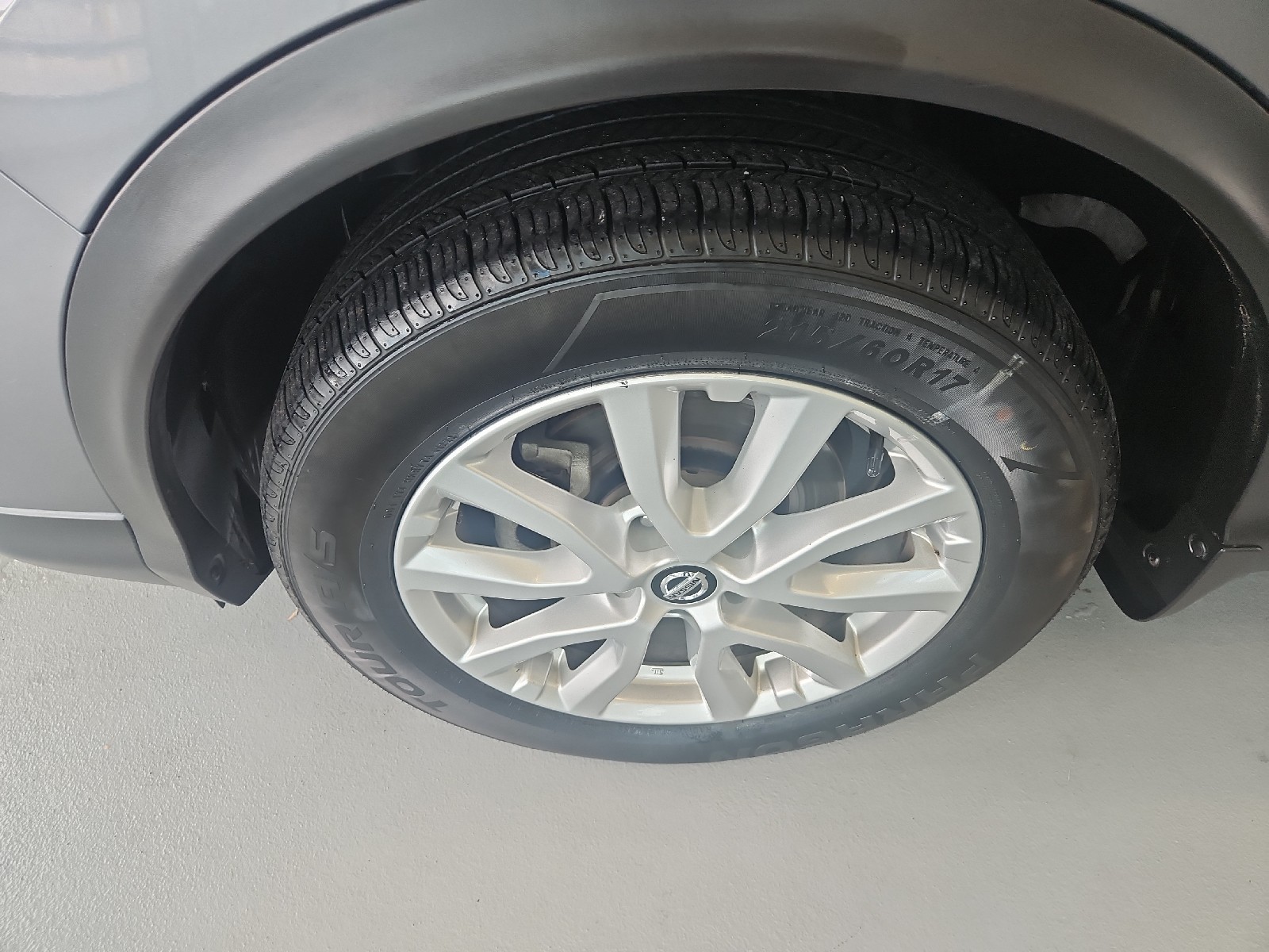 Used 2020 GRAY Nissan SV image 22