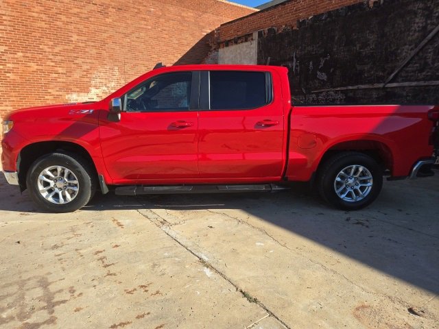 2023 Chevrolet Silverado 1500 LT photo 4