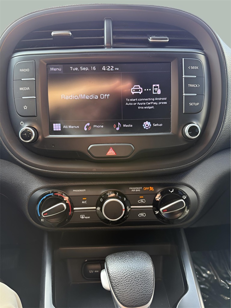 2022 Kia Soul LX photo 27