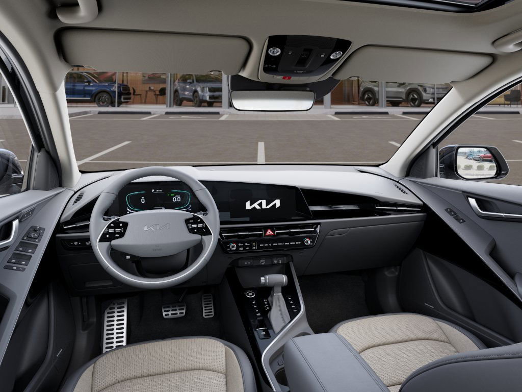 2025 Kia Niro SX Touring photo 12