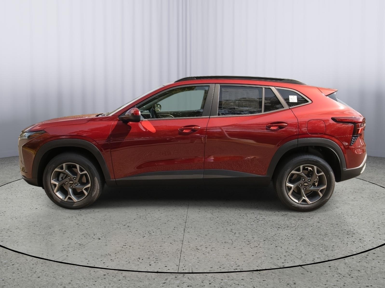 2025 Chevrolet Trax LT photo 4