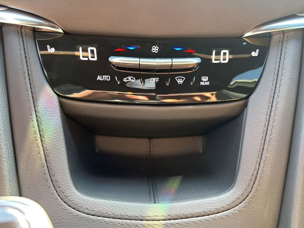 2025 Cadillac XT5 Luxury photo 32