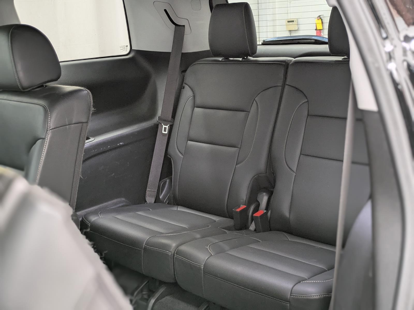 2022 Gmc Acadia SLT photo 3