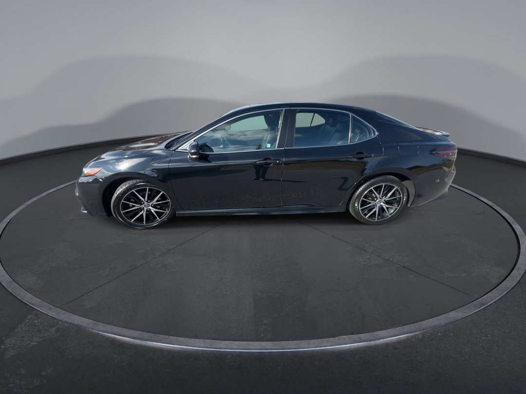 2022 Toyota Camry SE photo 4