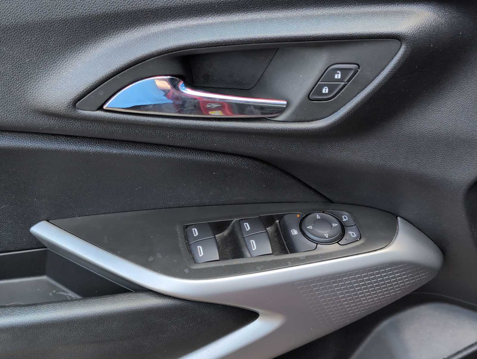 2024 Chevrolet Trax photo 22