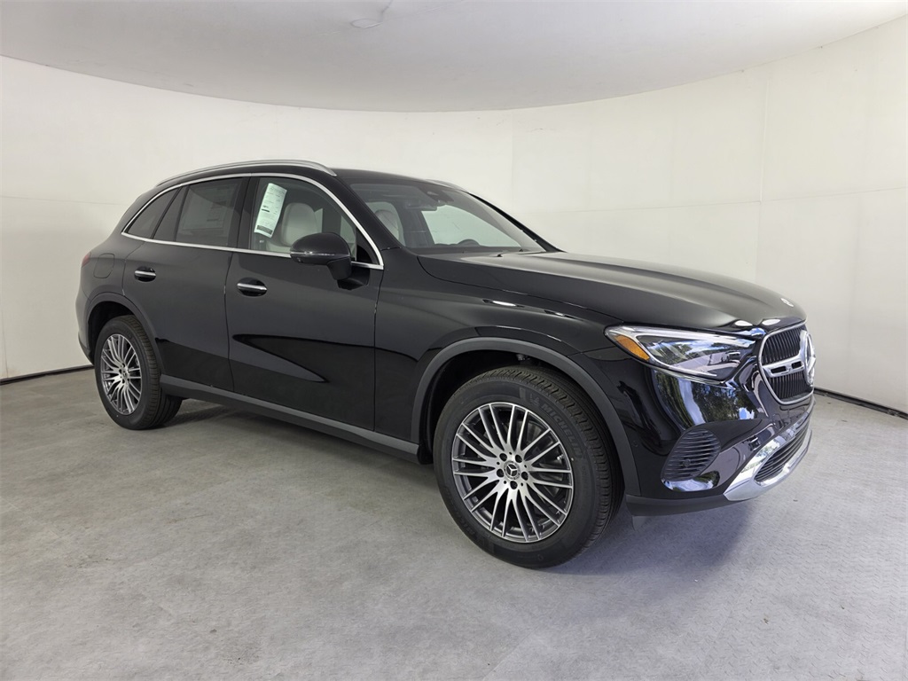 2026 Mercedes-Benz GLC Base's photo