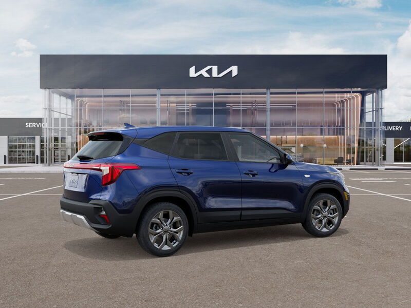 2026 Kia Seltos LX photo 5