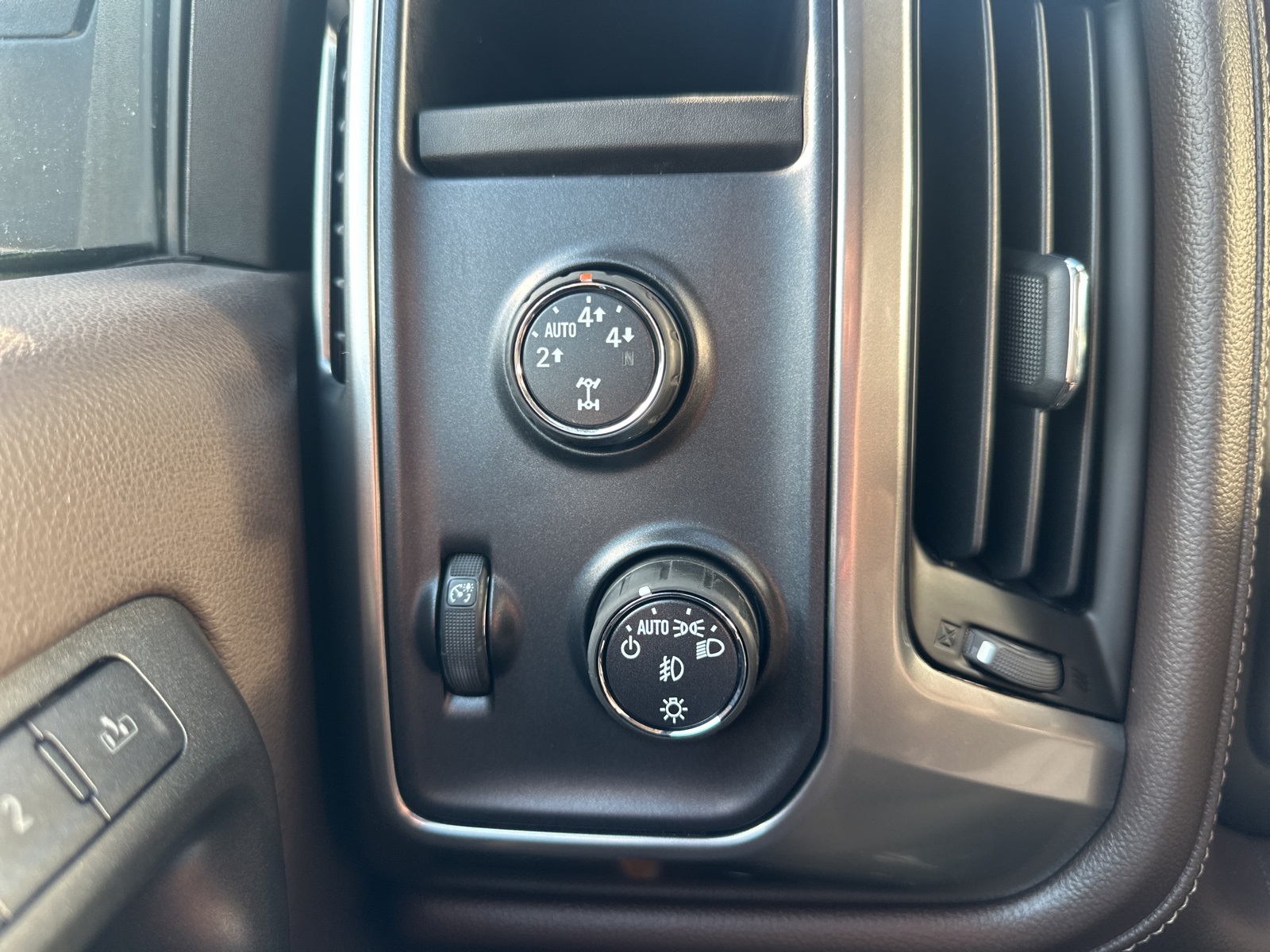 2016 Chevrolet Silverado 1500 LTZ photo 19
