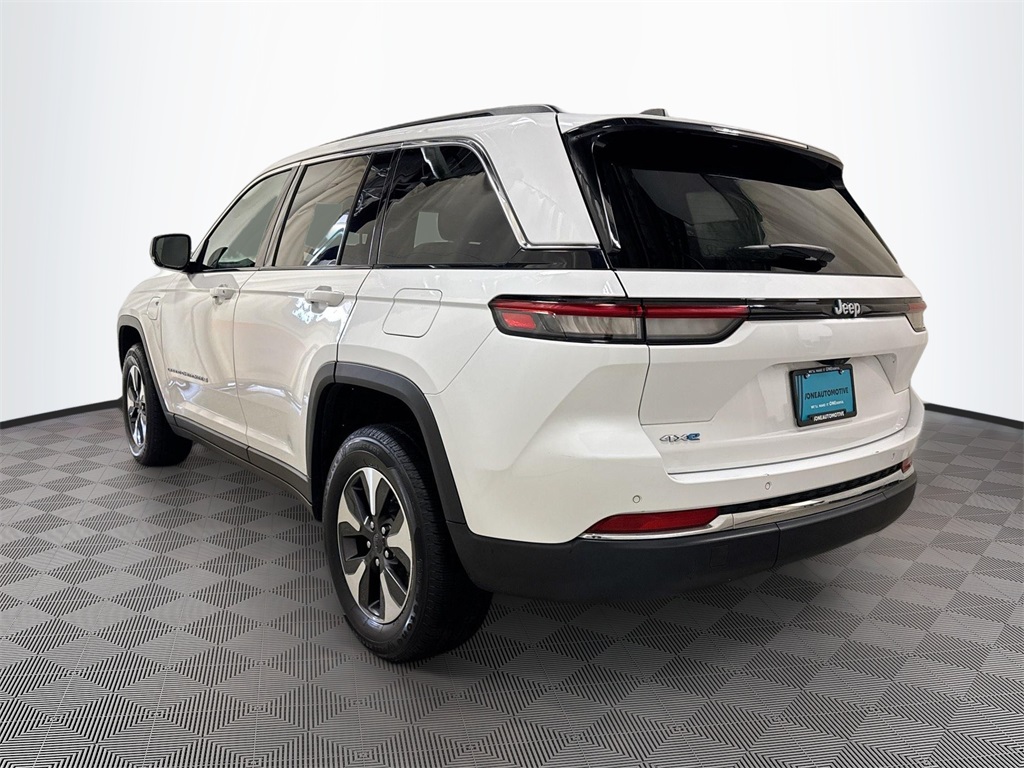2024 Jeep Cherokee Limited 4xe photo 12