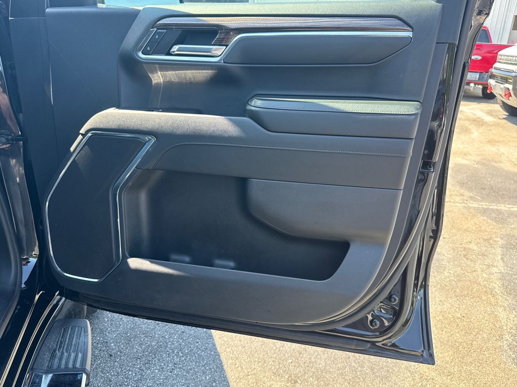2024 Chevrolet Silverado 1500 LT photo 14