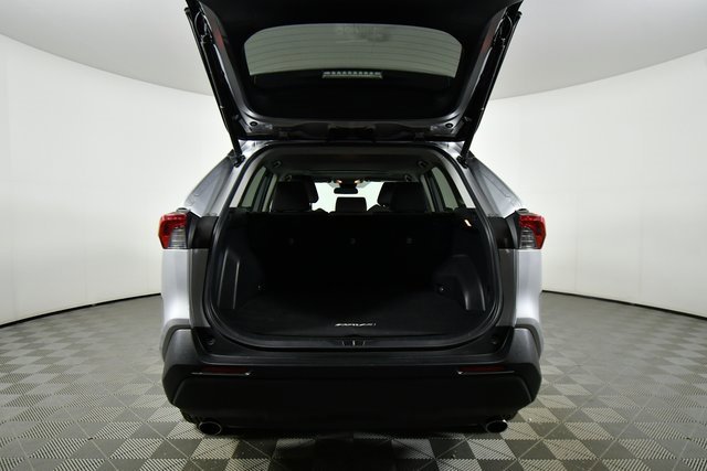 2021 Toyota RAV4 Hybrid XLE photo 24