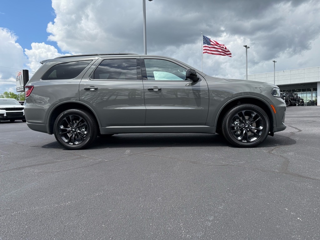 2025 Dodge Durango GT photo 2