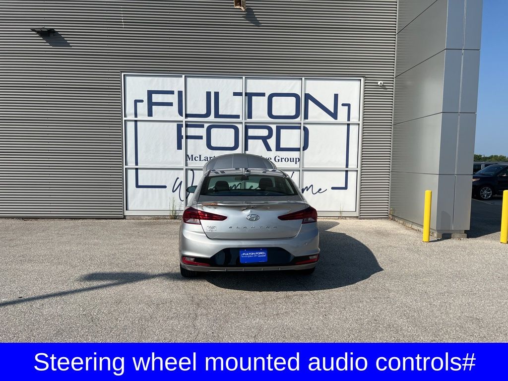 2020 Hyundai Elantra SEL photo 2
