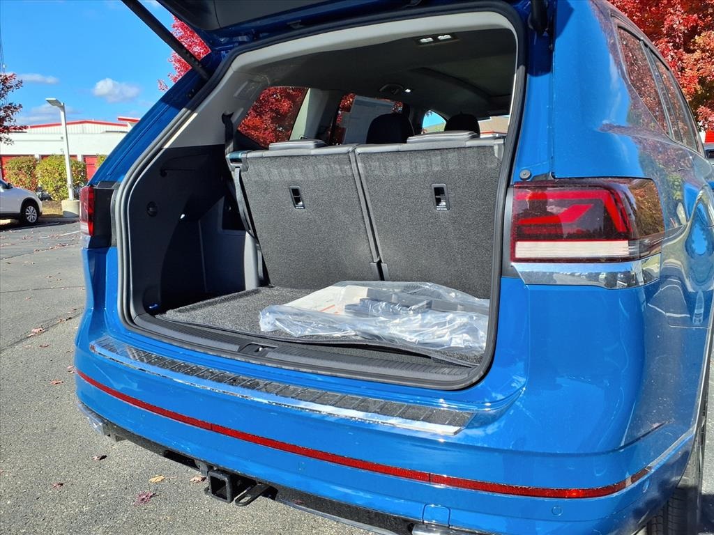 2026 Volkswagen Atlas SEL Premium R-Line photo 4