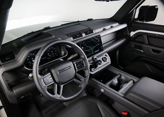 2025 Land Rover Defender 110 X-Dynamic SE photo 17